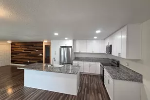 1055 Tudor Ct, Reno, NV 89503 - Photo 2