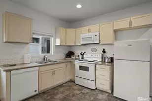 121 Caliente St, Reno, NV 89509 - Photo 6