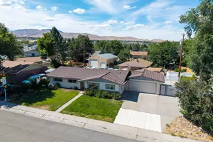 2501 Trentham Way, Reno, NV 89509 - Photo 2
