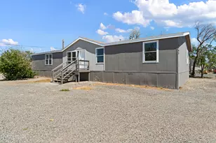 2705 Toiyabe St, Silver Springs, NV 89429 - Photo 2