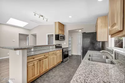 801 E York Way, Sparks, NV 89434 - Photo 18