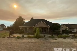752 Divot Dr, Fernley, NV 89408 - Photo 10
