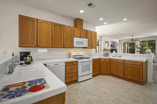 2210 Meritage Dr, Sparks, NV 89434 - Photo 10