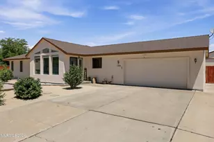 185 Leo Dr, Sparks, NV 89441 - Photo 2