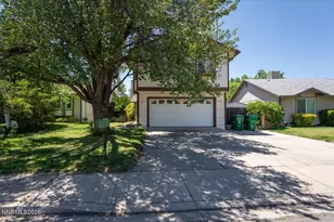 1805 Camelback Dr, Sparks, NV 89434 - Photo 2