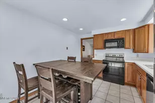1805 Camelback Dr, Sparks, NV 89434 - Photo 12