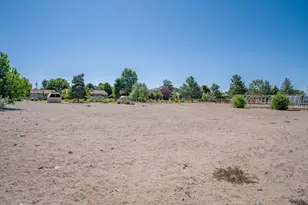 2556 Henning Ln, Minden, NV 89423 - Photo 14