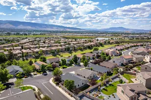 10660 Brittany Park Dr, Reno, NV 89521 - Photo 28