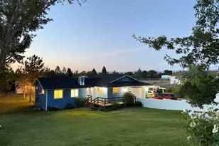 1438 Topaz Ln, Gardnerville, NV 89460 - Photo 2