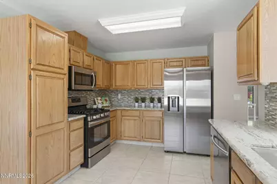 5275 Santa Rosa Avenue, Sparks, NV 89436 - Photo 12