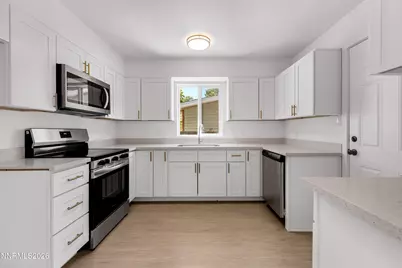 922 Prospect Avenue, Sparks, NV 89431 - Photo 1