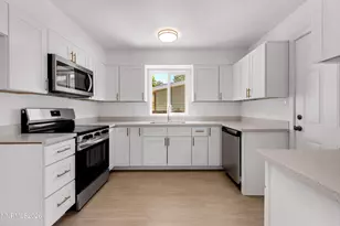 922 Prospect Ave, Sparks, NV 89431 - Photo 1
