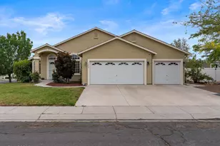 1940 Four Iron Ct, Fernley, NV 89408 - Photo 4