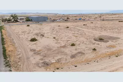 1635 Lake Avenue, Silver Springs, NV 89429 - Photo 6