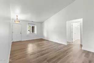 9830 Crystalline Dr, Reno, NV 89506 - Photo 6