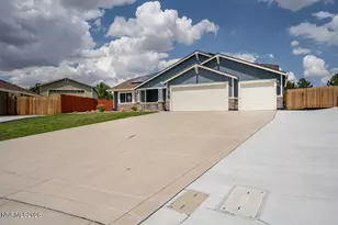 2298 Cygnus Way, Sparks, NV 89441 - Photo 2