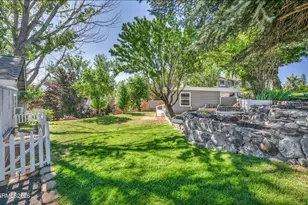981 Mitch Dr, Gardnerville, NV 89460 - Photo 16
