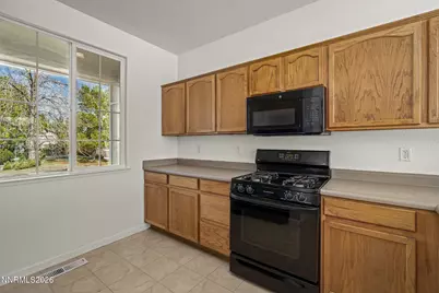 9690 Thornridge Court, Reno, NV 89506 - Photo 8