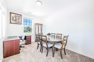 10998 Bloomsburg Dr, Reno, NV 89506 - Photo 14