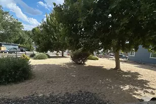 695 Denslowe Dr, Reno, NV 89502 - Photo 18