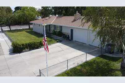 103 N California Street, Yerington, NV 89447 - Photo 2