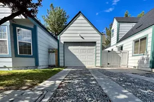 2602 Betsy Ct, Sparks, NV 89431 - Photo 2