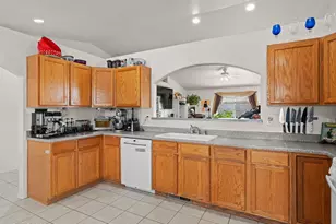 1738 Art Ct, Fernley, NV 89408 - Photo 10