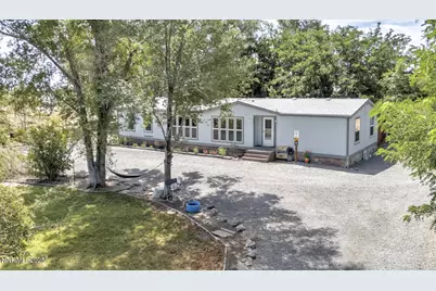 1095 W 7th Street, Silver Springs, NV 89429 - Photo 2