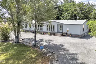 1095 W 7th St, Silver Springs, NV 89429 - Photo 2