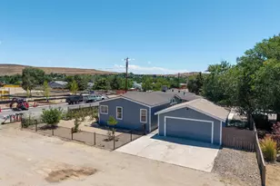 592 Morgan Cir, Sun Valley, NV 89433 - Photo 6