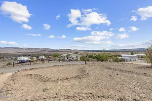 4790 Skyline Dr, Silver Springs, NV 89429 - Photo 4