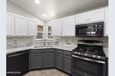 1643 Meadows Avenue, Fernley, NV 89408 - Photo 16