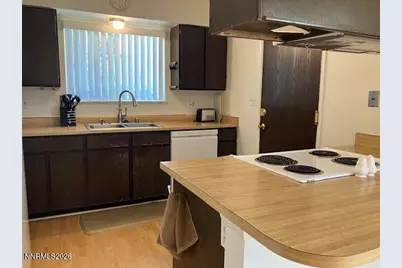 8735 Aquifer Way, Reno, NV 89506 - Photo 2