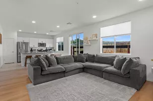 4692 Falcon Rock Ln, Sun Valley, NV 89433 - Photo 8