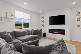 4692 Falcon Rock Ln, Sun Valley, NV 89433 - Photo 6