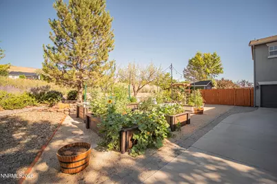 578 Carson Pass Court, Sparks, NV 89436 - Photo 4