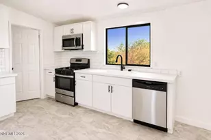 1066 Green Valley Dr, Fernley, NV 89408 - Photo 6