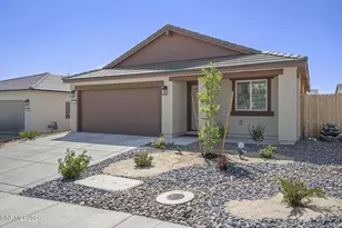 933 Cascade Range Dr, Sparks, NV 89436 - Photo 2