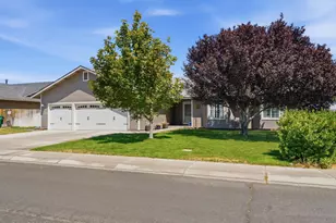 1001 Lehman Ct, Fernley, NV 89408 - Photo 2