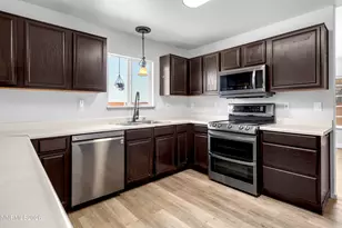 7539 Cezanne Ct, Sun Valley, NV 89433 - Photo 8
