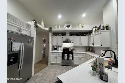 718 Hastings Way, Fernley, NV 89408 - Photo 6