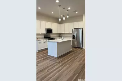 7630 Navasota Drive, Sparks, NV 89436 - Photo 6