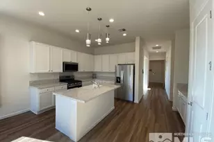 7630 Navasota Dr, Sparks, NV 89436 - Photo 4