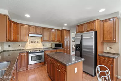 10063 Kentfield Place, Reno, NV 89521 - Photo 8