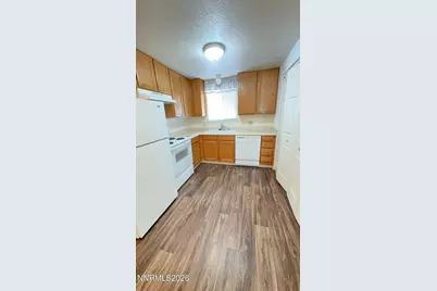 314 W 8th Street, Carson City, NV 89703 - Photo 4