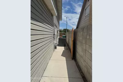 580 E Huffaker Lane, Reno, NV 89511 - Photo 20