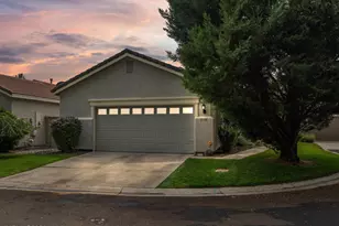 10465 Summershade Ln, Reno, NV 89521 - Photo 1