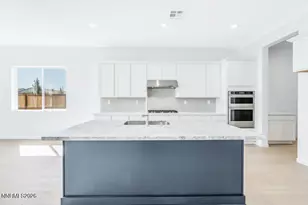 7544 Fallen Grv Ln, Sparks, NV 89436 - Photo 10