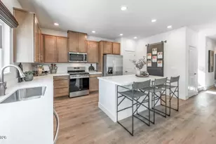462 Radiant Dr, Indian Hills, NV 89705 - Photo 6