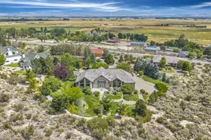 423 Claire Ct, Gardnerville, NV 89460 - Photo 4